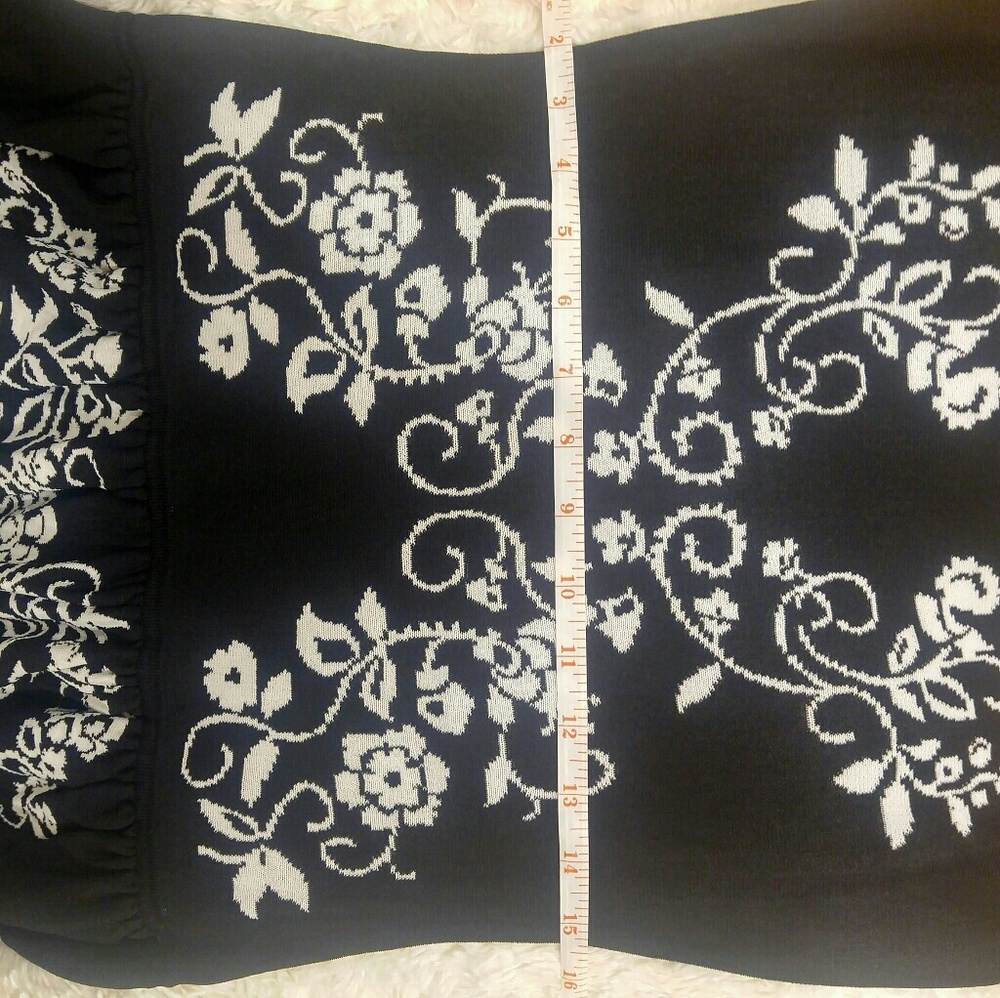 NWT OFFERS Welcome Rich Black &White Sweater Dress - Picture 4 of 6